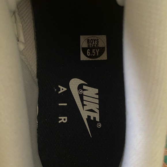 Nike AF1 - Picture 7 of 11